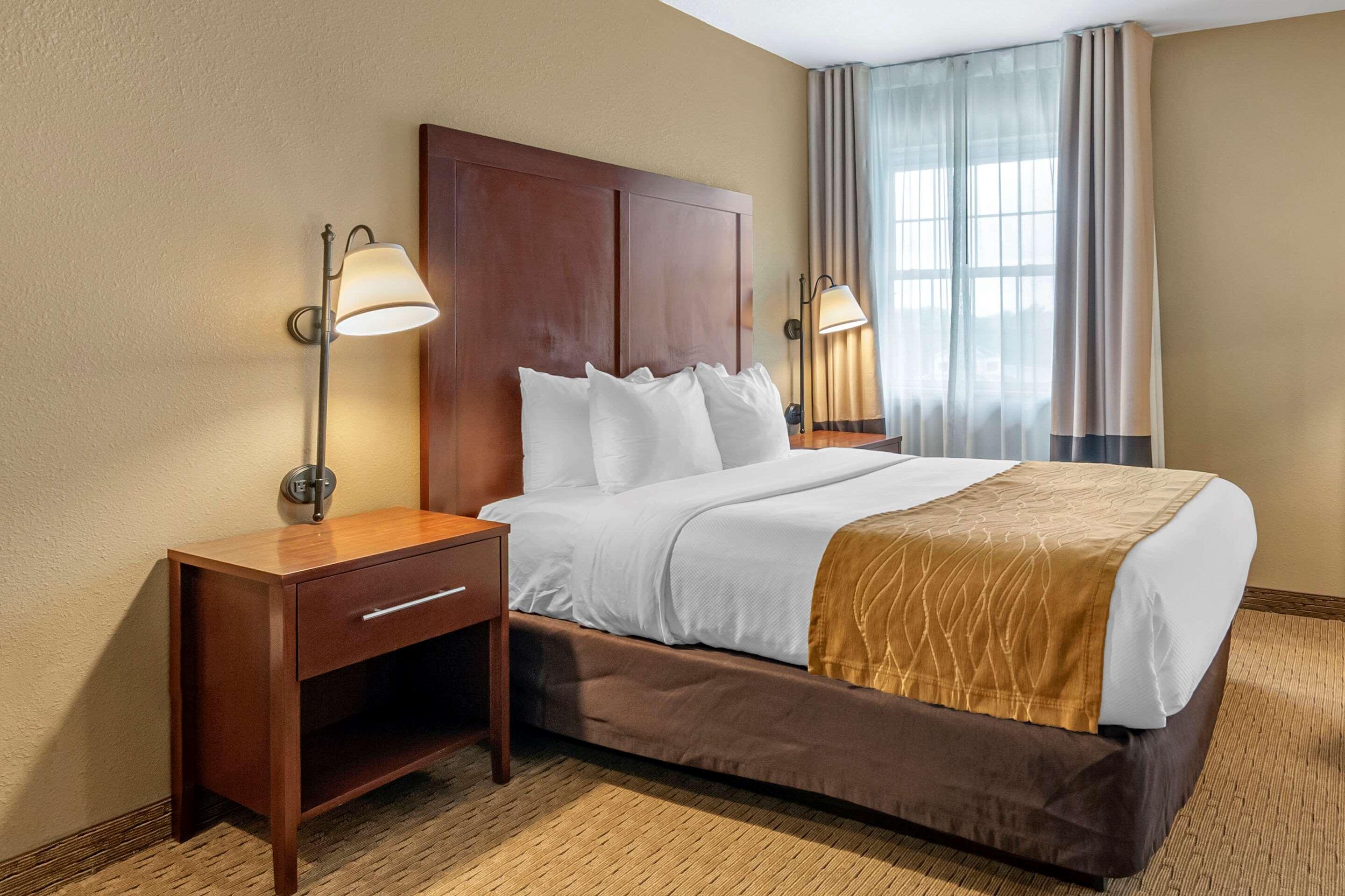 Comfort Inn Warrensburg Station Extérieur photo