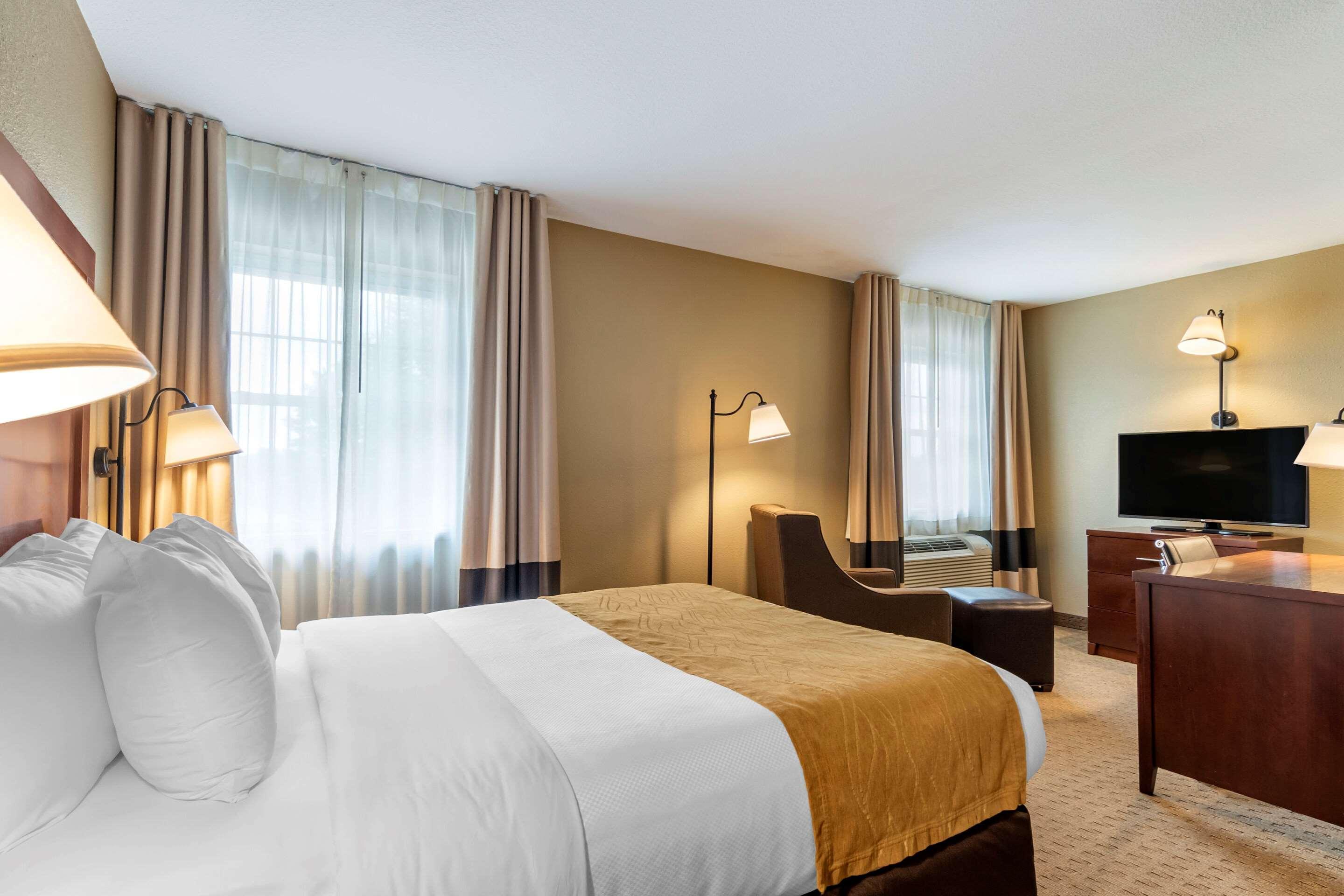 Comfort Inn Warrensburg Station Extérieur photo