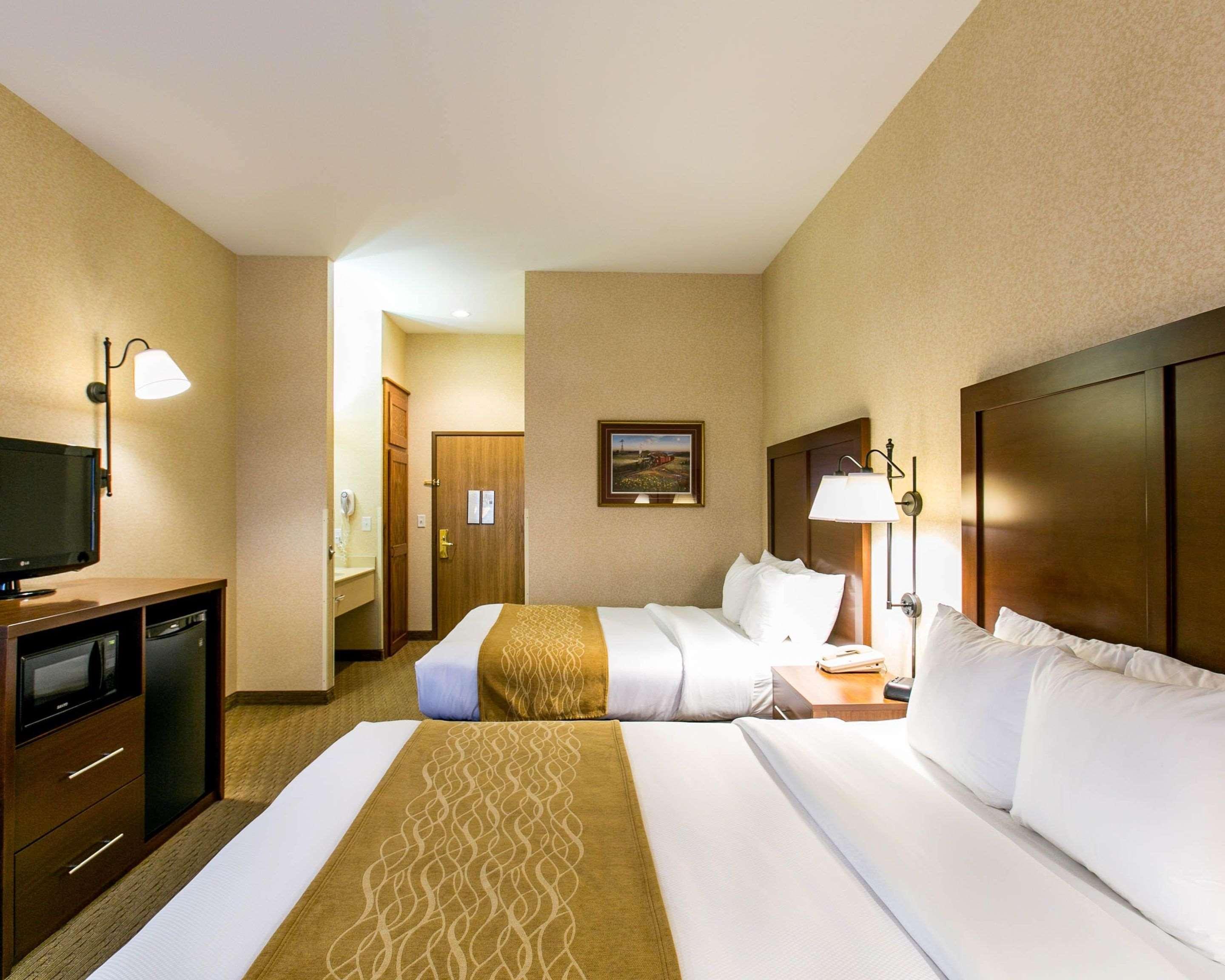 Comfort Inn Warrensburg Station Extérieur photo