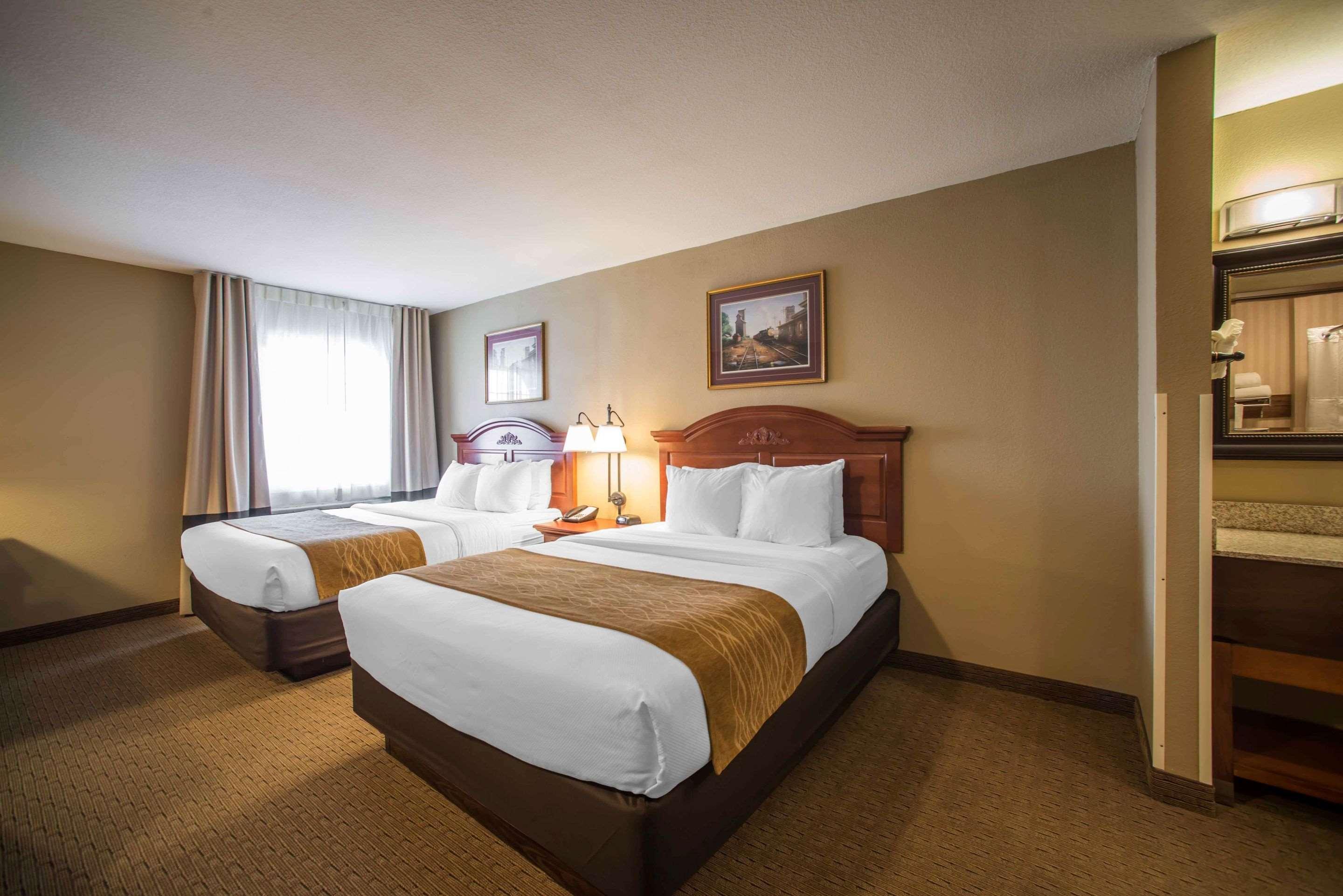 Comfort Inn Warrensburg Station Extérieur photo