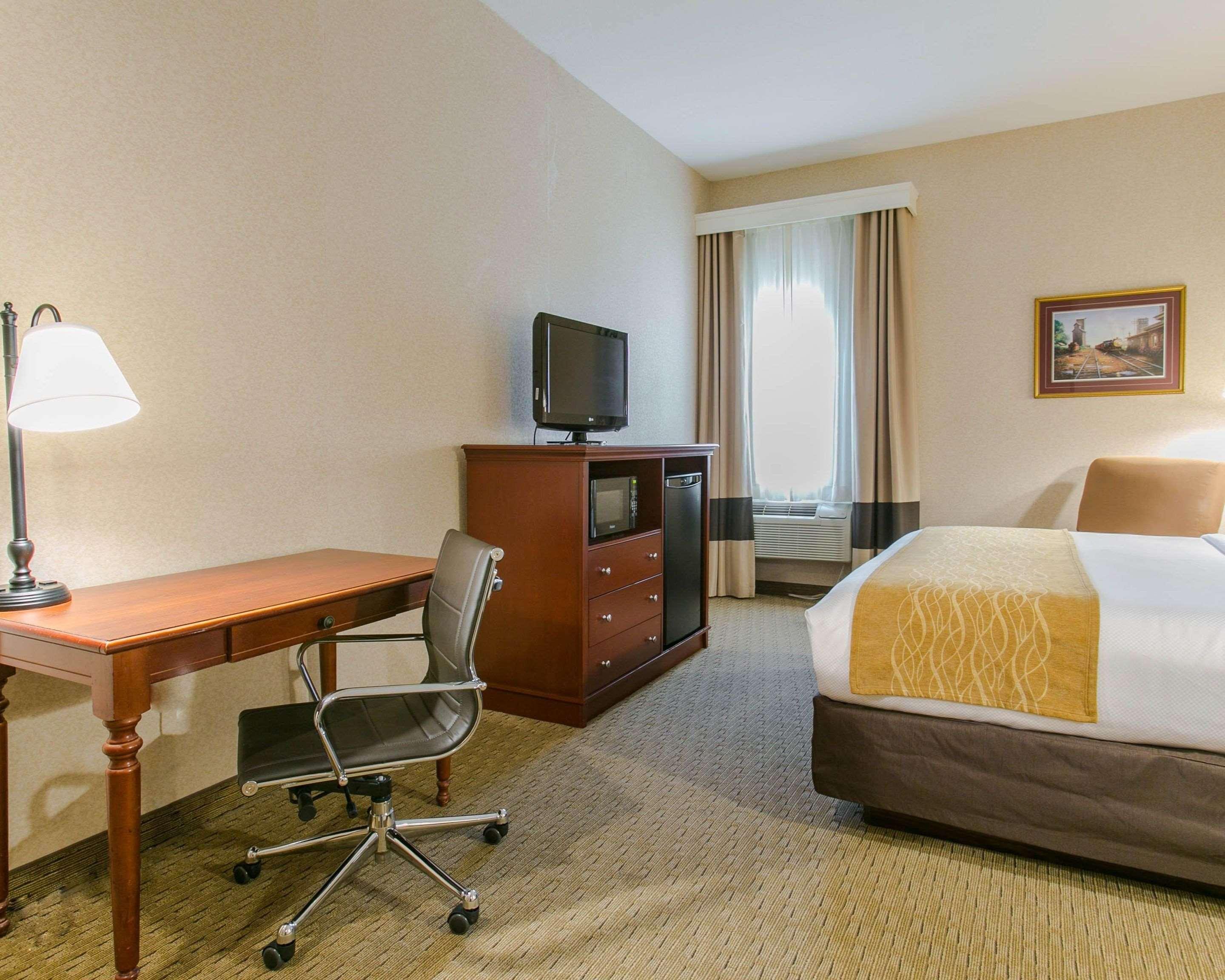 Comfort Inn Warrensburg Station Extérieur photo