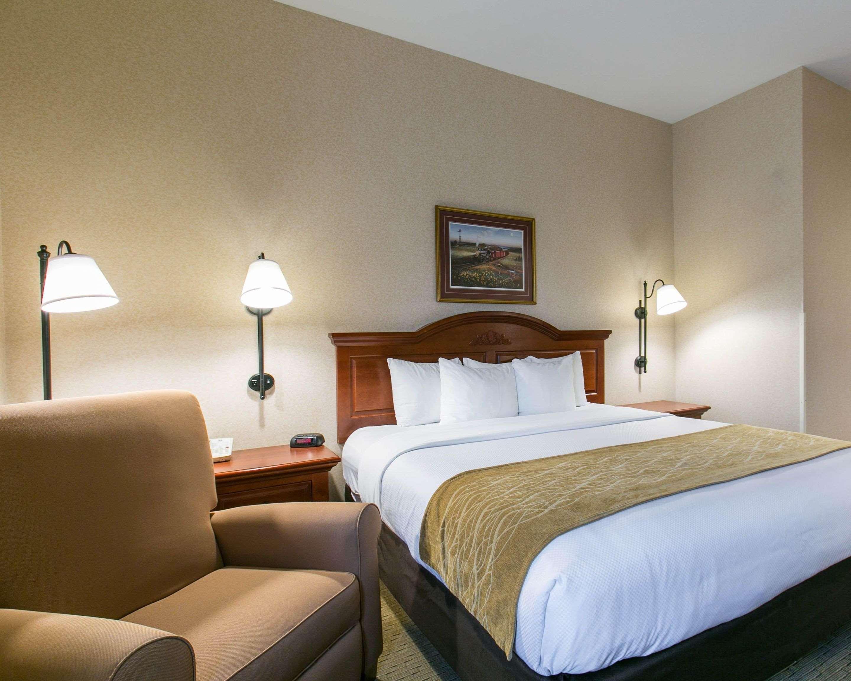 Comfort Inn Warrensburg Station Extérieur photo