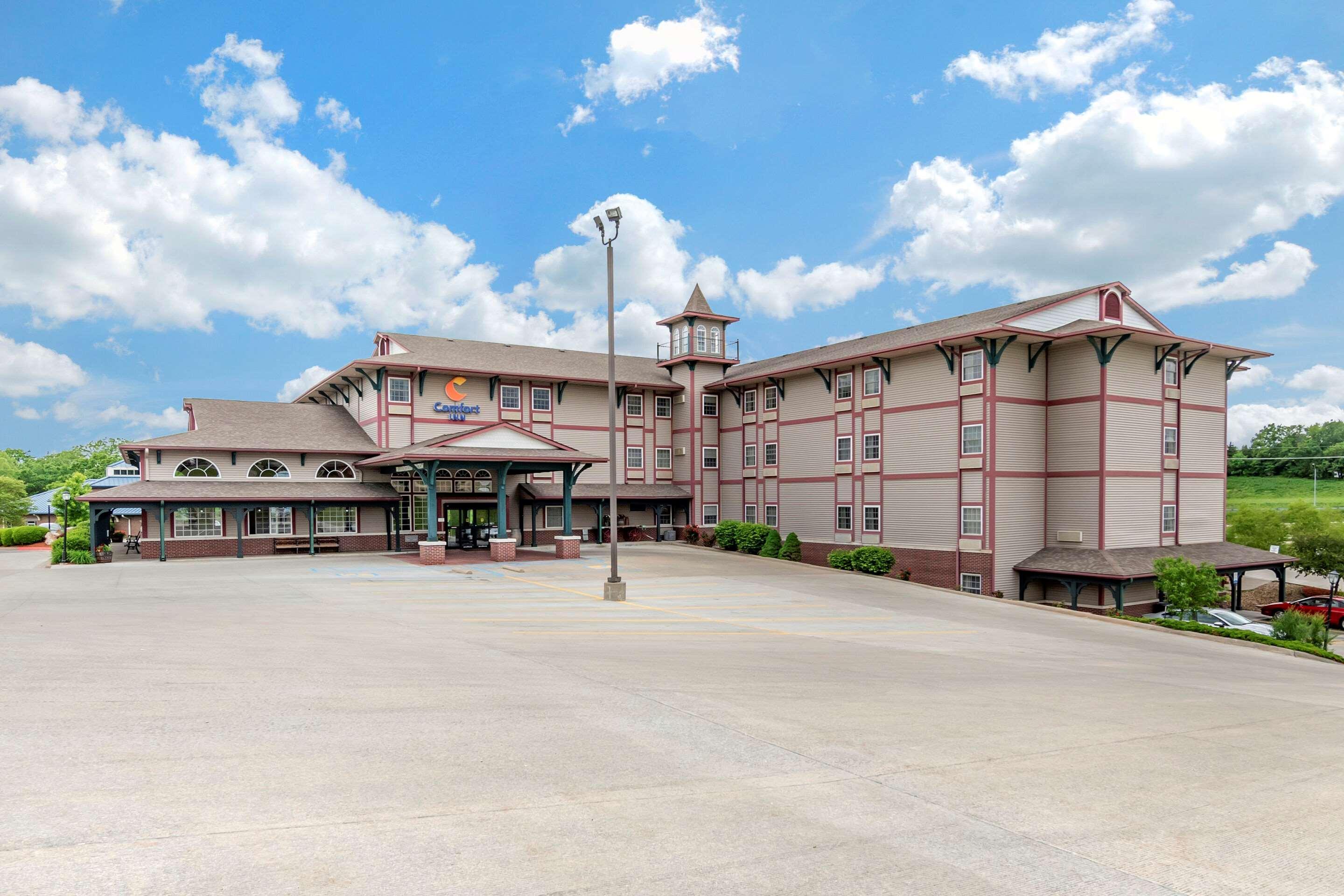 Comfort Inn Warrensburg Station Extérieur photo