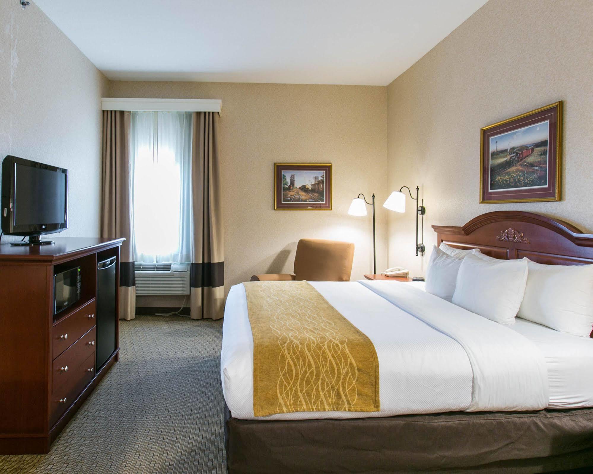 Comfort Inn Warrensburg Station Extérieur photo