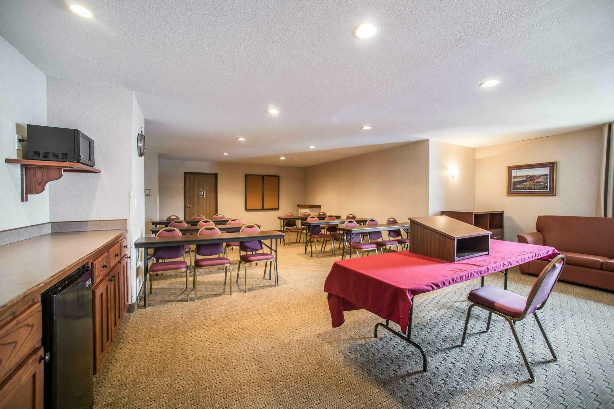 Comfort Inn Warrensburg Station Extérieur photo